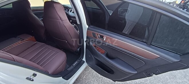 Hyundai Genesis-10