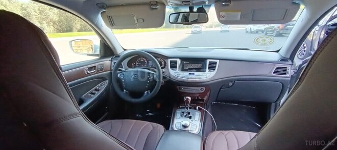Hyundai Genesis-9