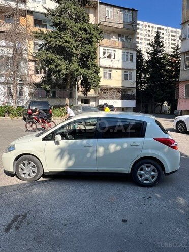 Nissan Tiida-3