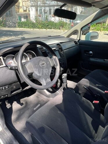 Nissan Tiida-5