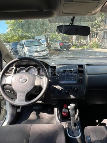 Nissan Tiida-6