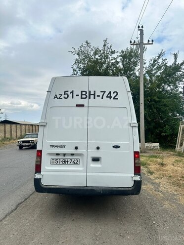 Ford Transit-3
