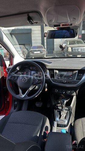 Opel Crossland X-8