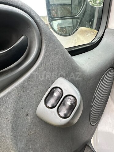 Ford Transit-9