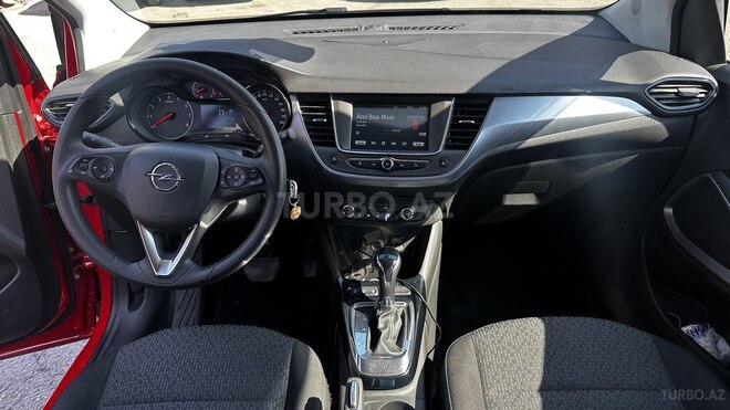 Opel Crossland X-10