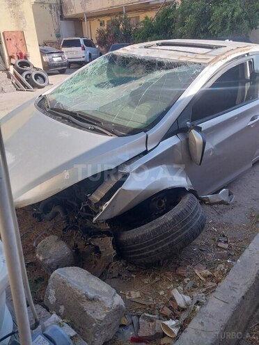Hyundai Elantra-1