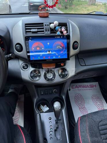 Toyota RAV4-9