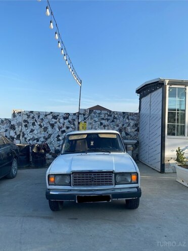 LADA (VAZ) 2107-2