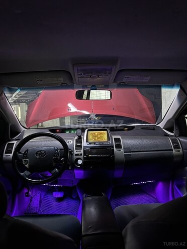 Toyota Prius-8