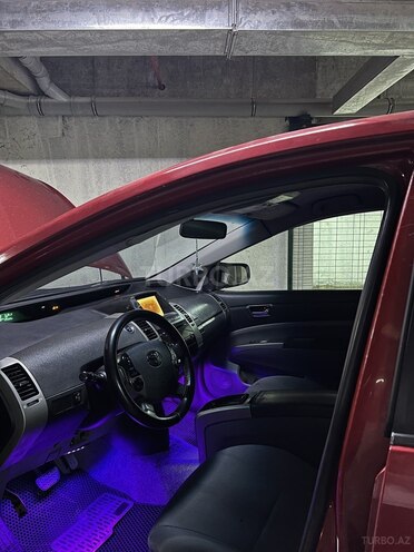 Toyota Prius-7