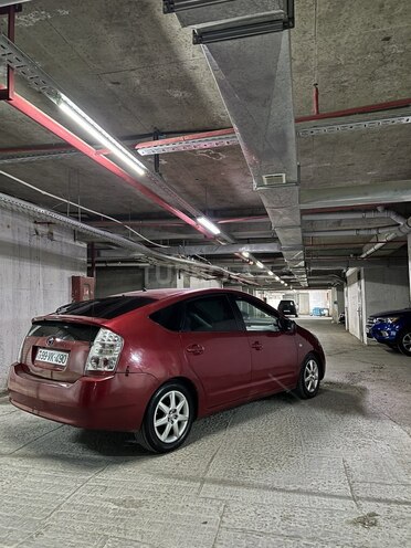 Toyota Prius-5