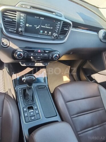 Kia Sorento-12