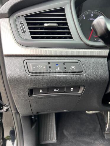 Hyundai Sonata-15