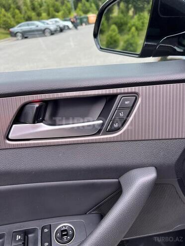 Hyundai Sonata-18