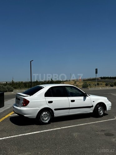 Hyundai Accent-5