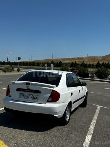 Hyundai Accent-3