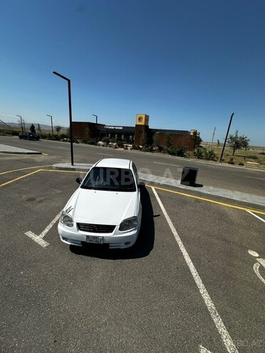 Hyundai Accent-10