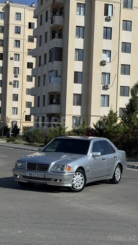 Mercedes C 200-1