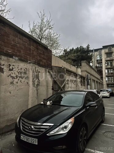 Hyundai Sonata-4