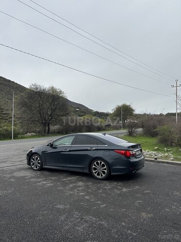 Hyundai Sonata-8