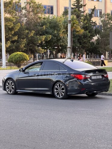 Hyundai Sonata-2