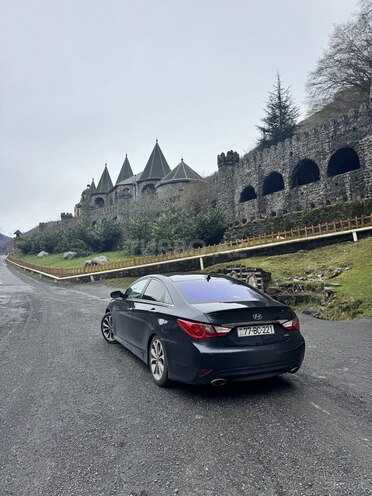 Hyundai Sonata-5