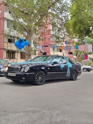 Mercedes E 230-2