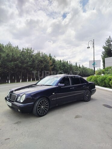 Mercedes E 230-8