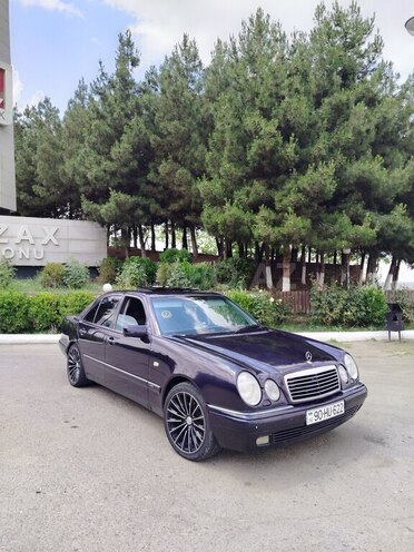 Mercedes E 230-9