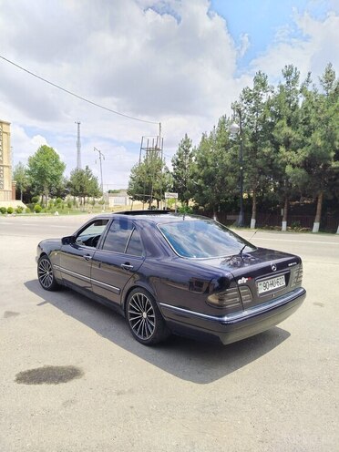 Mercedes E 230-12