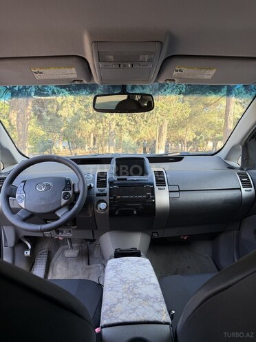 Toyota Prius-8