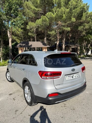 Kia Sorento-12