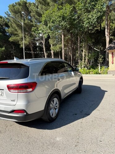 Kia Sorento-11