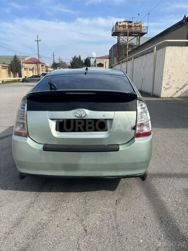 Toyota Prius-4