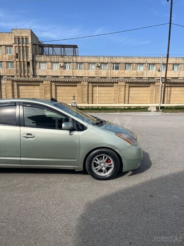Toyota Prius-2