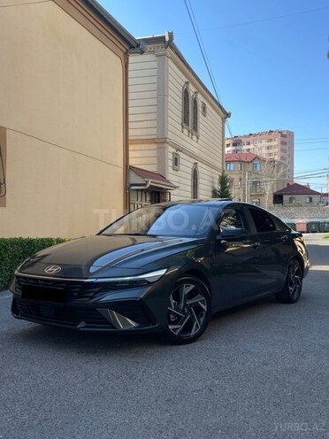 Hyundai Elantra-3