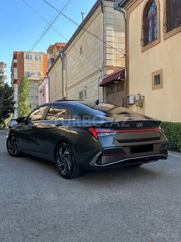 Hyundai Elantra-4