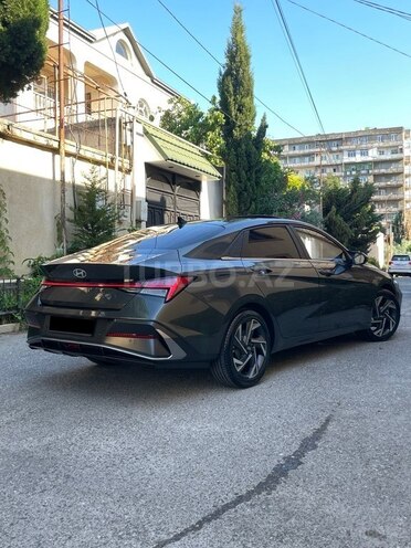 Hyundai Elantra-6