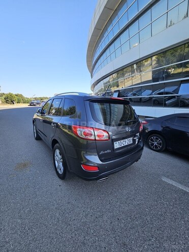 Hyundai Santa Fe-5