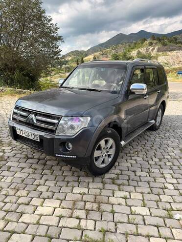 Mitsubishi Pajero-13
