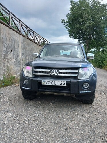 Mitsubishi Pajero-11