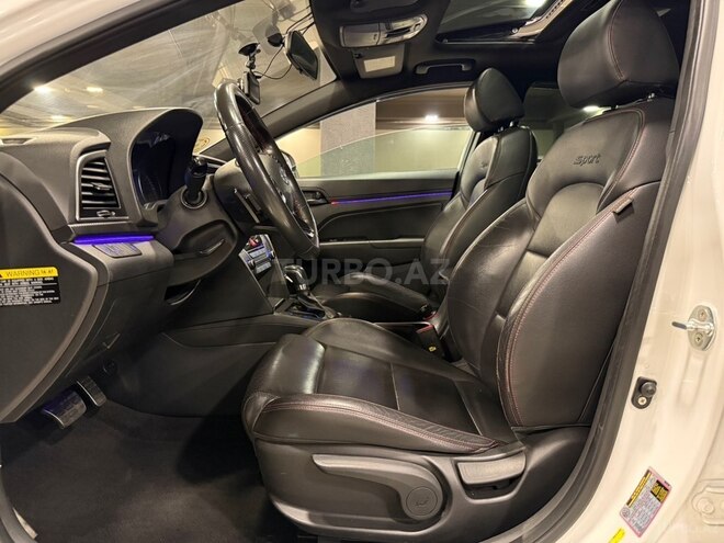 Hyundai Elantra-7