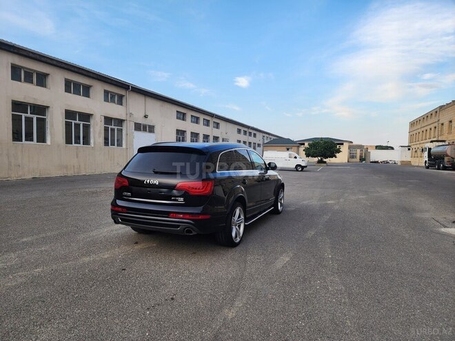 Audi Q7-6