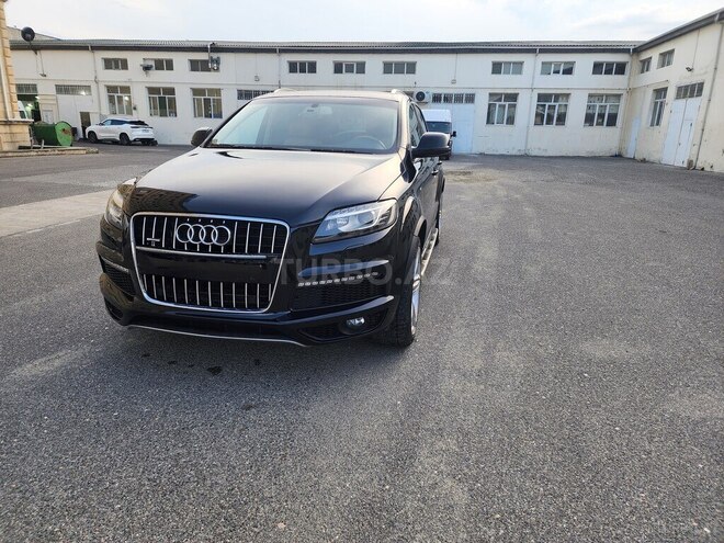 Audi Q7-1