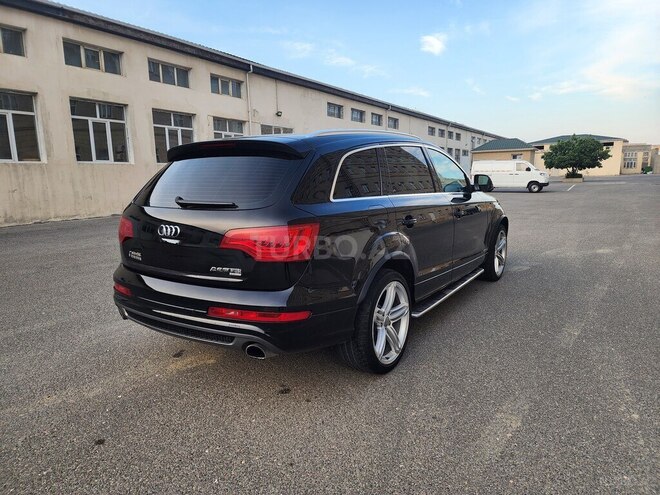 Audi Q7-4