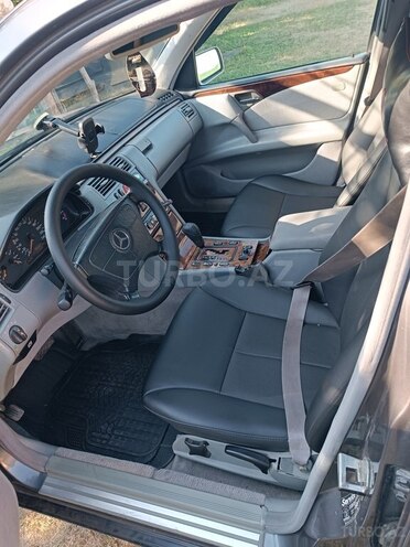 Mercedes E 240-7