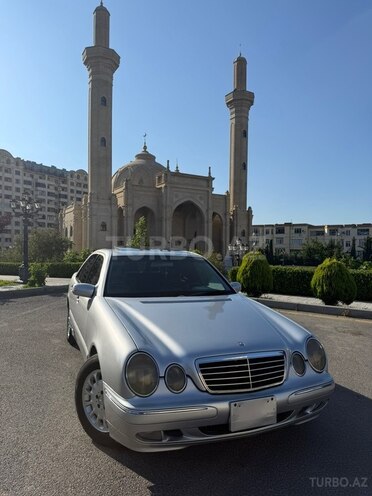 Mercedes E 240-2