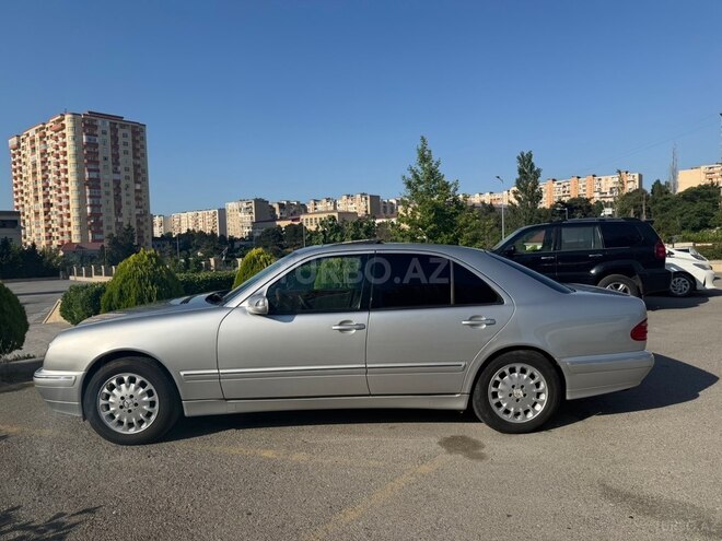 Mercedes E 240-8