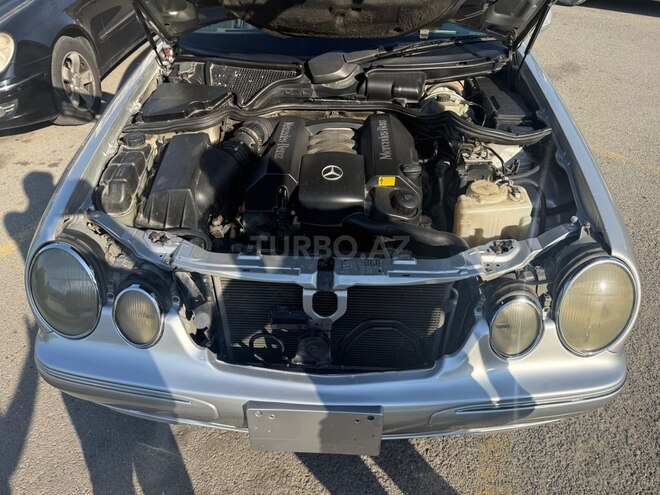 Mercedes E 240-18