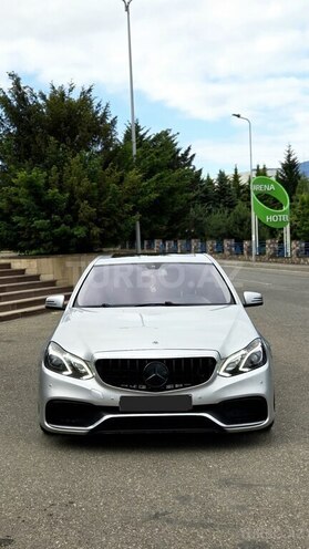Mercedes E 250-1